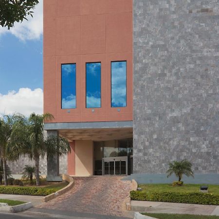Best Western Plus Nuevo Laredo Inn & Suites Exterior photo