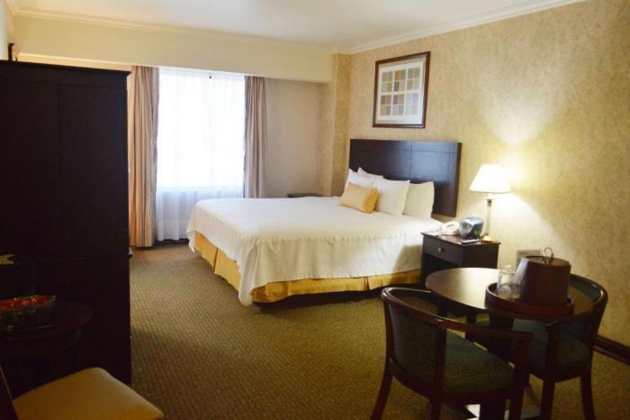 Best Western Plus Nuevo Laredo Inn & Suites Room photo