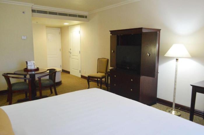Best Western Plus Nuevo Laredo Inn & Suites Room photo