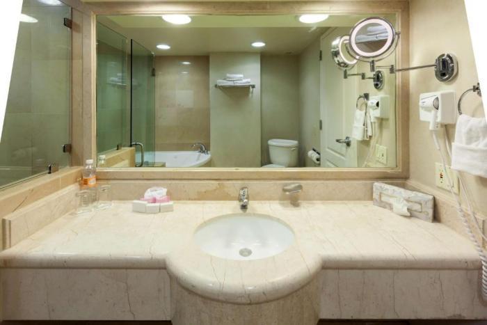 Best Western Plus Nuevo Laredo Inn & Suites Room photo