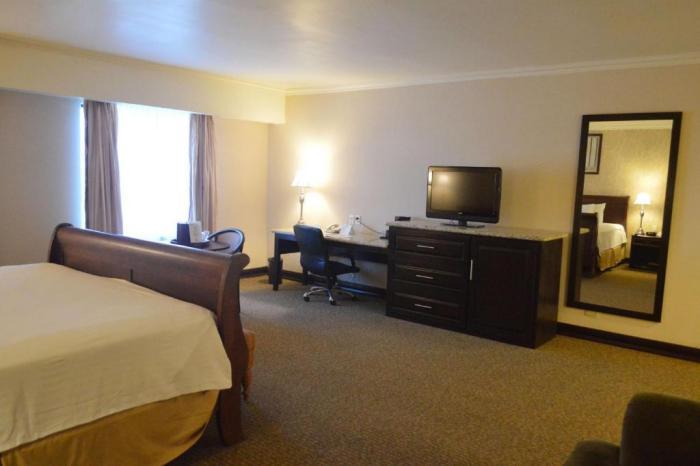 Best Western Plus Nuevo Laredo Inn & Suites Room photo