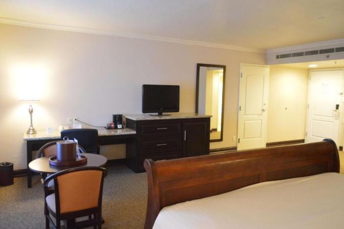 Best Western Plus Nuevo Laredo Inn & Suites Room photo